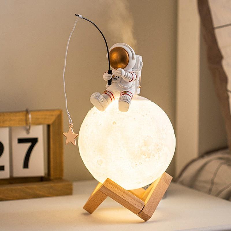Astronaut Moon Lamp Air Humidifier - The Refined Emporium
