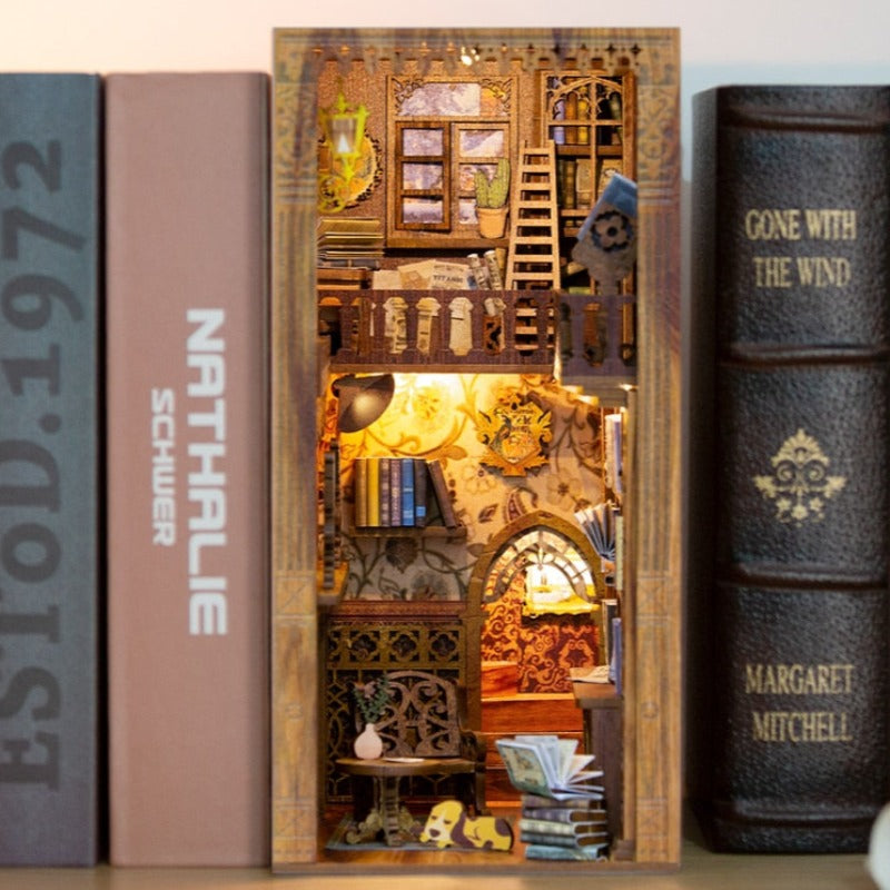 DIY Book Nook Miniature House